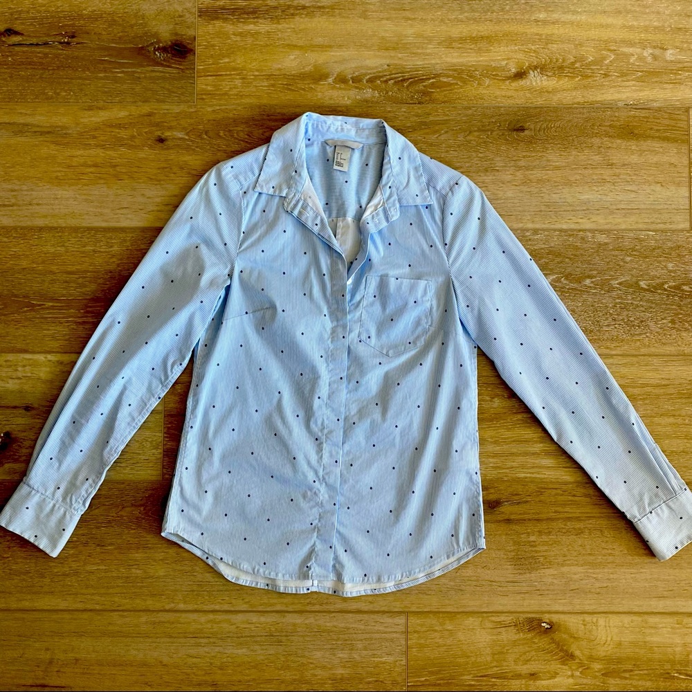 H&M blue and white button up shirt